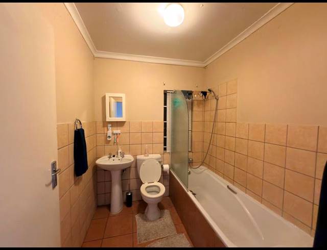 1 BEDROOM APARTMENT FOR SALE IN HALFWAY HOUSE